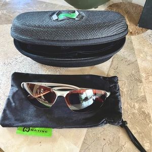 Native Eyewear polarized sunglasses. Silver. Case + extra lenses. Never Worn!